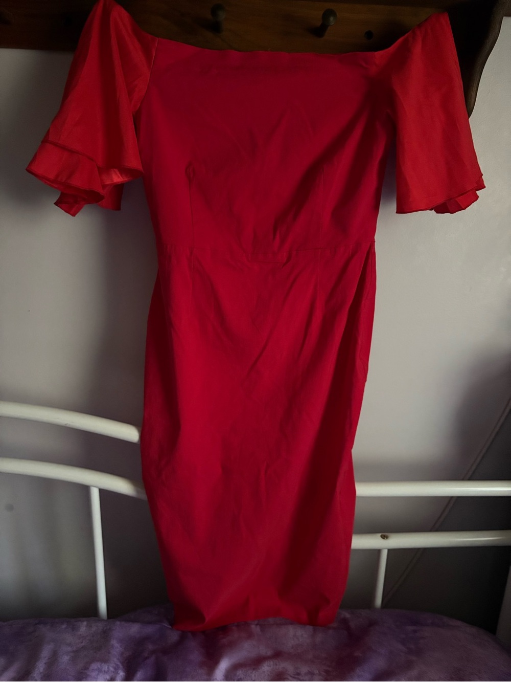 Elegant One-Shoulder Red Midi Dress with Flutter Sleeve Detail
